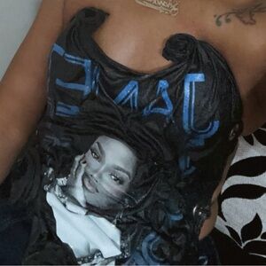 Janet Jackson frozen top